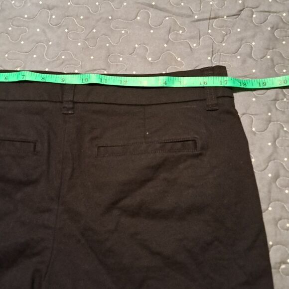 Crown & Ivy black shorts size 8 - Picture 5 of 6